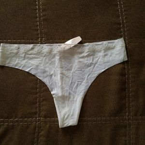 $5 sale today only 💖 obo Victoria's secret thong